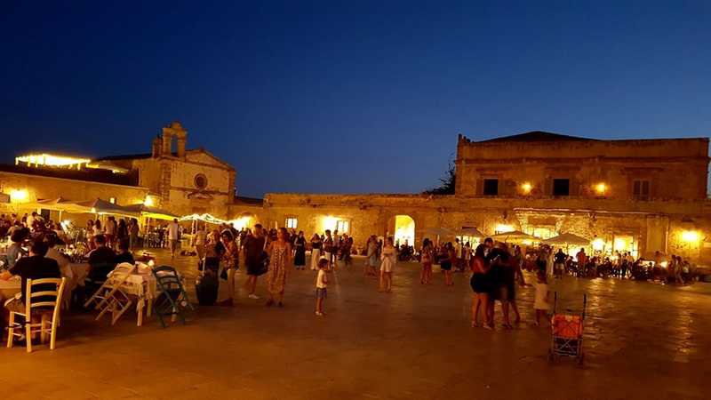 Marzamemi illumina ottobre con il suo "book fest" - Eccellenze Siciliane |  Il Portale del Val di Noto