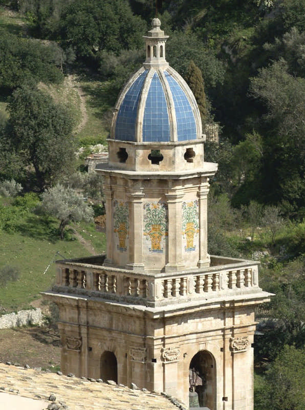 Lo splendido campanile della Chiesa di Santa Maria dell'Itria